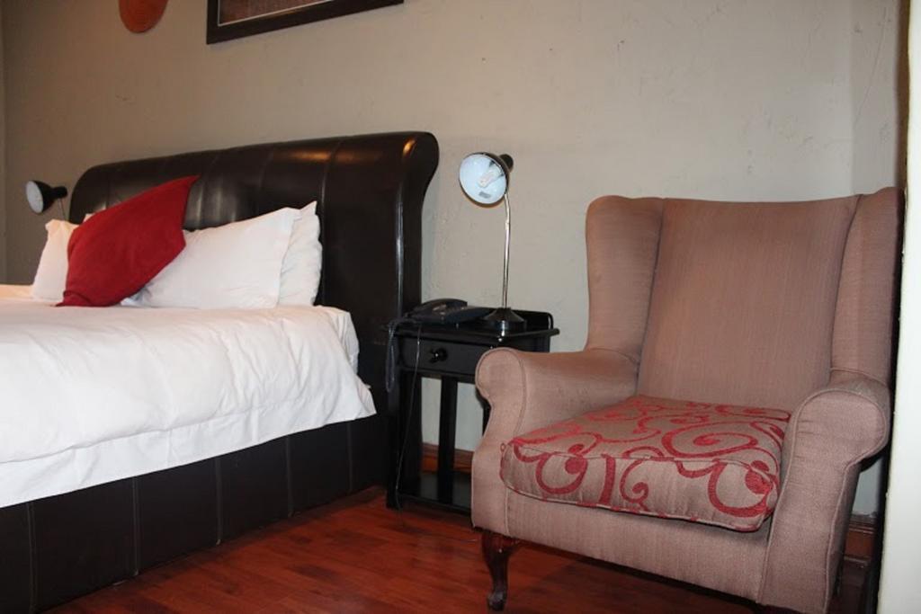 Flamboyant Guest Lodge Johannesburg Esterno foto