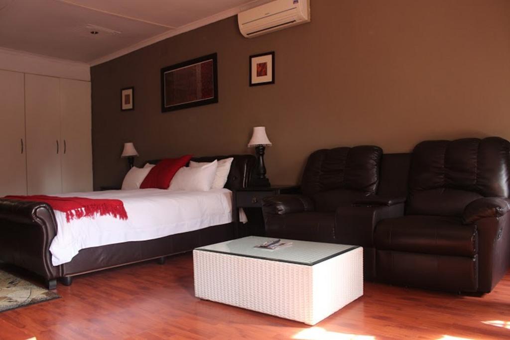 Flamboyant Guest Lodge Johannesburg Esterno foto