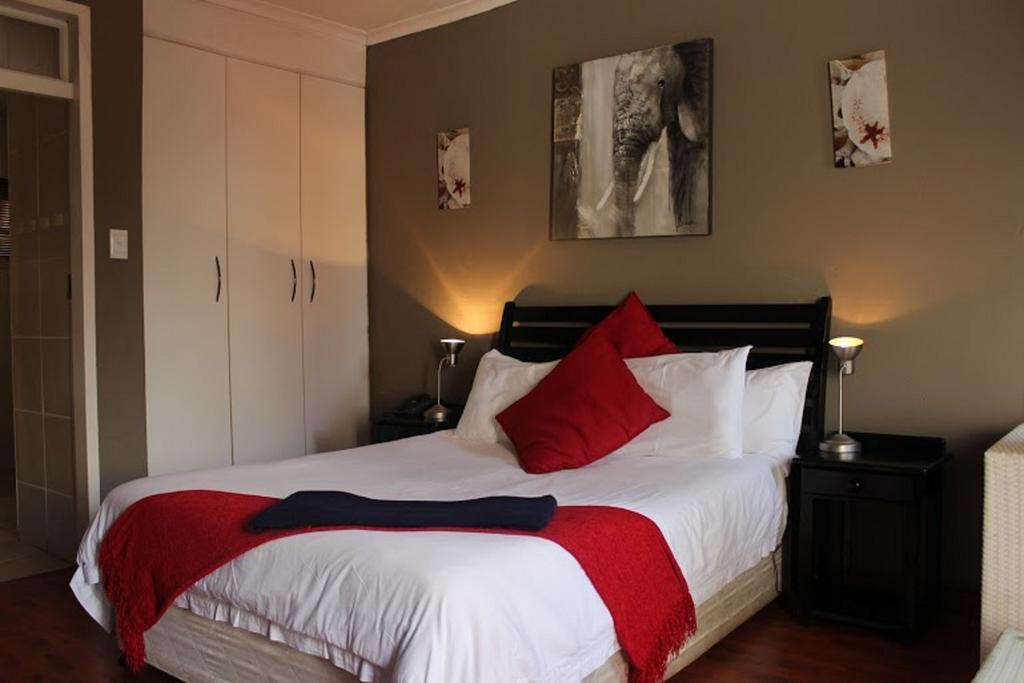 Flamboyant Guest Lodge Johannesburg Esterno foto