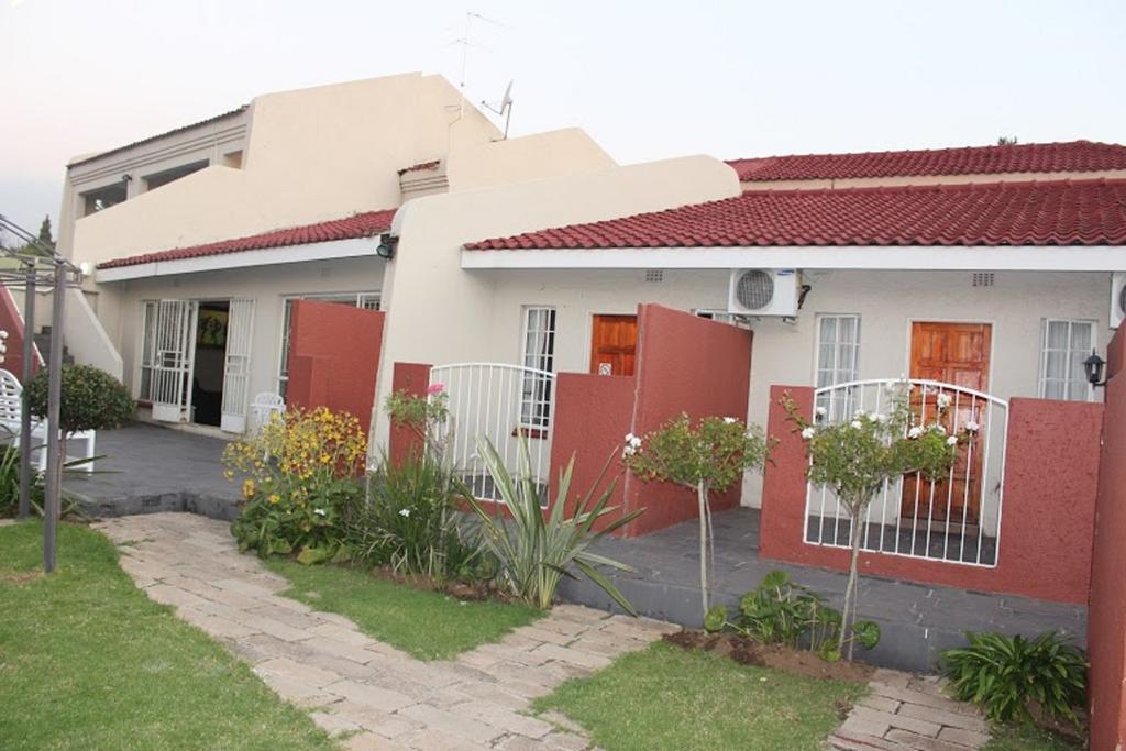 Flamboyant Guest Lodge Johannesburg Esterno foto